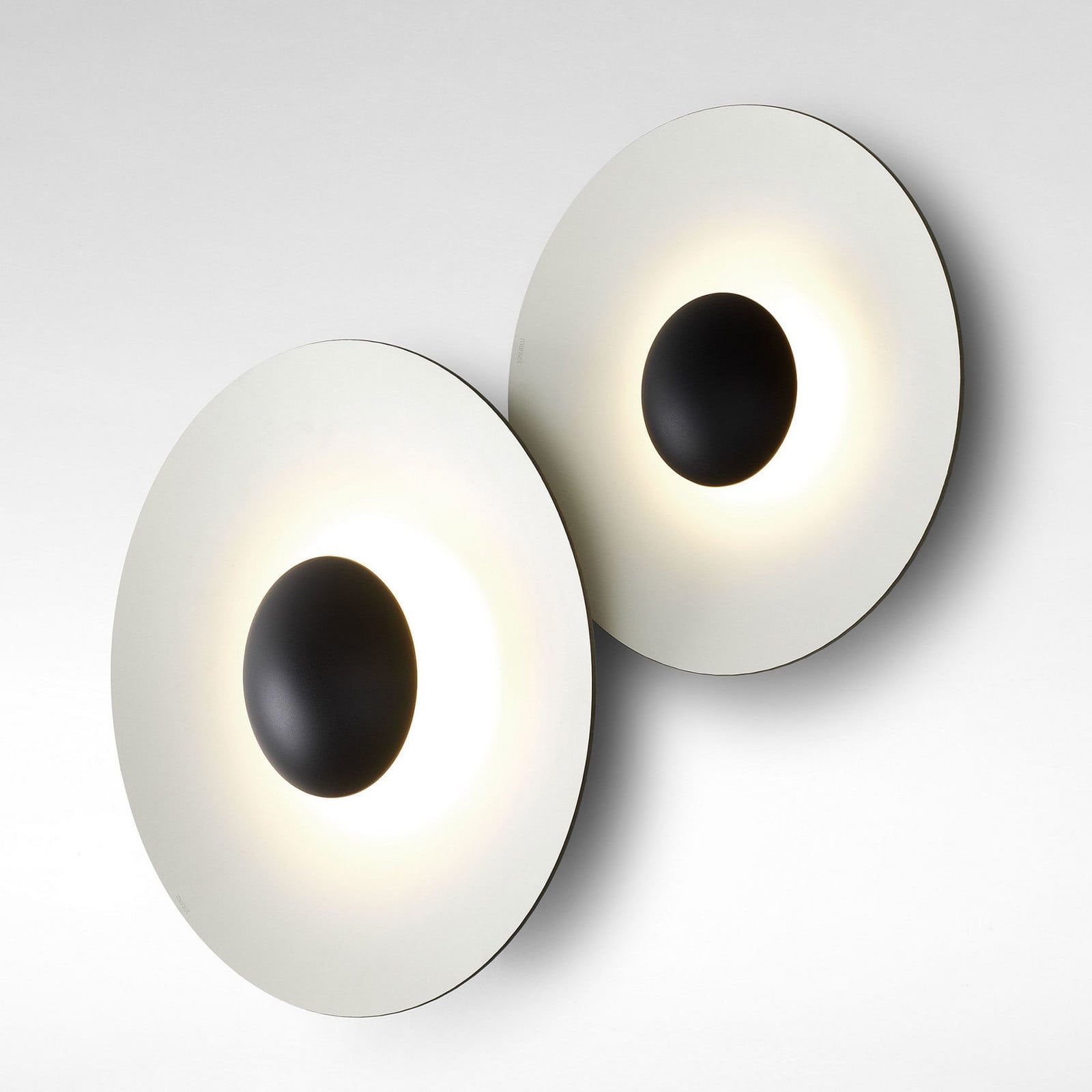 MARSET Ginger 32C LED zidna svjetiljka Ø32cm crno/bijela