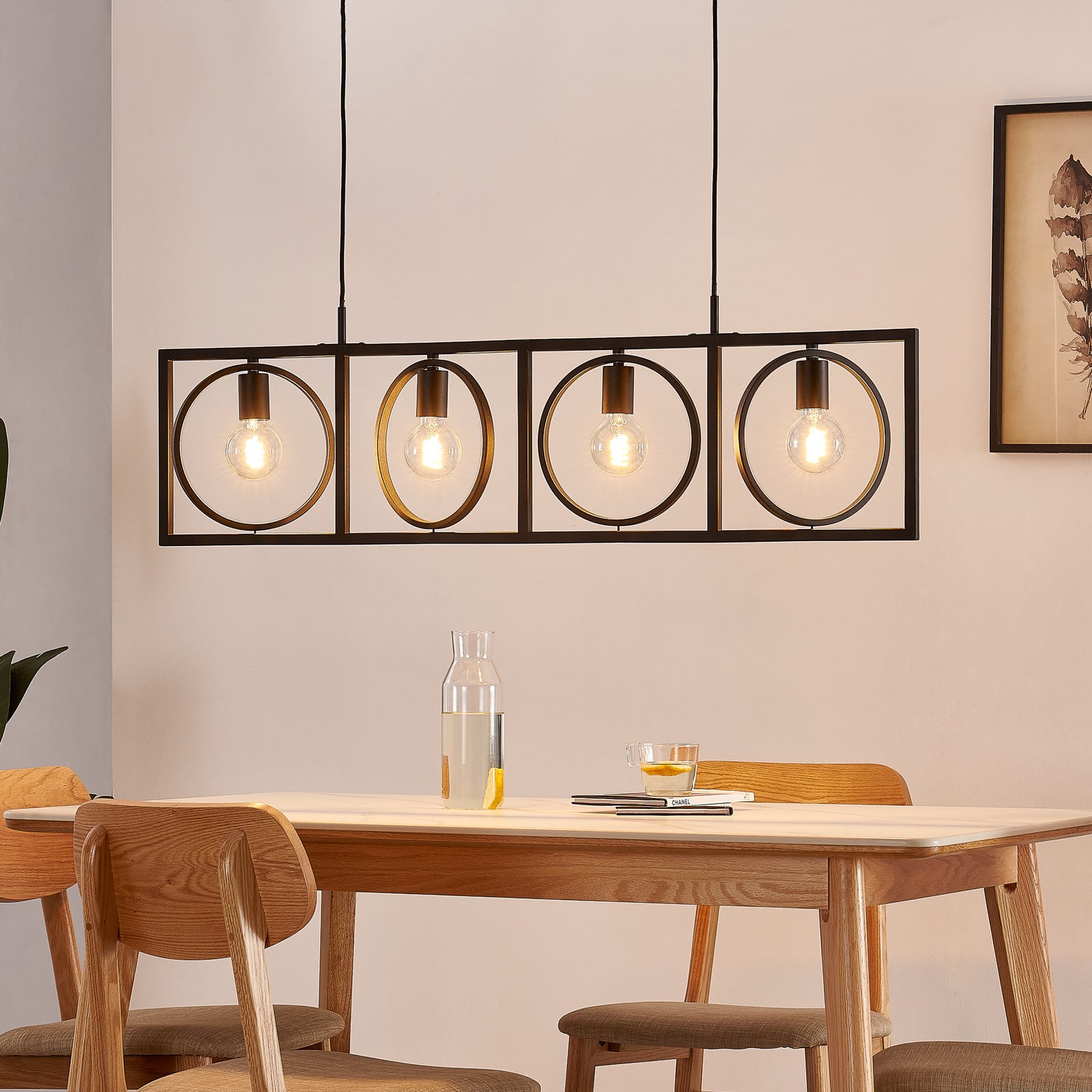 Lindby viseća svjetiljka Mateja, crna, metalna, 112 cm, 4 žarulje.