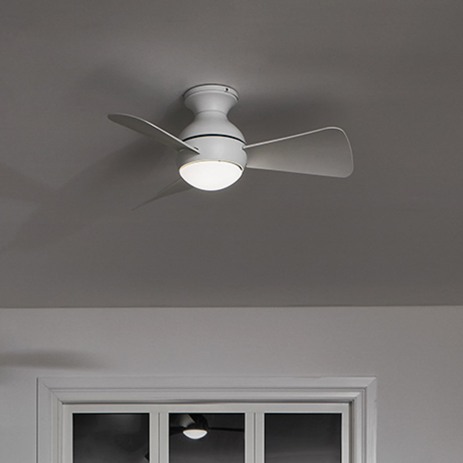 LED stropni ventilator Sola, IP23 mat bijela