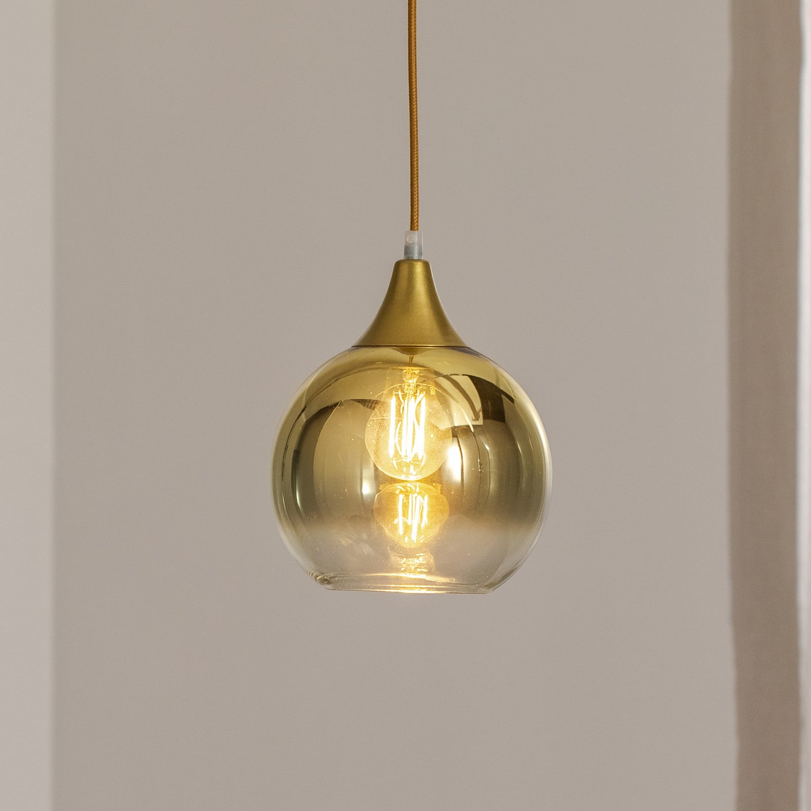 Viseća lampa Monte od stakla, jedna žarulja, zlatna