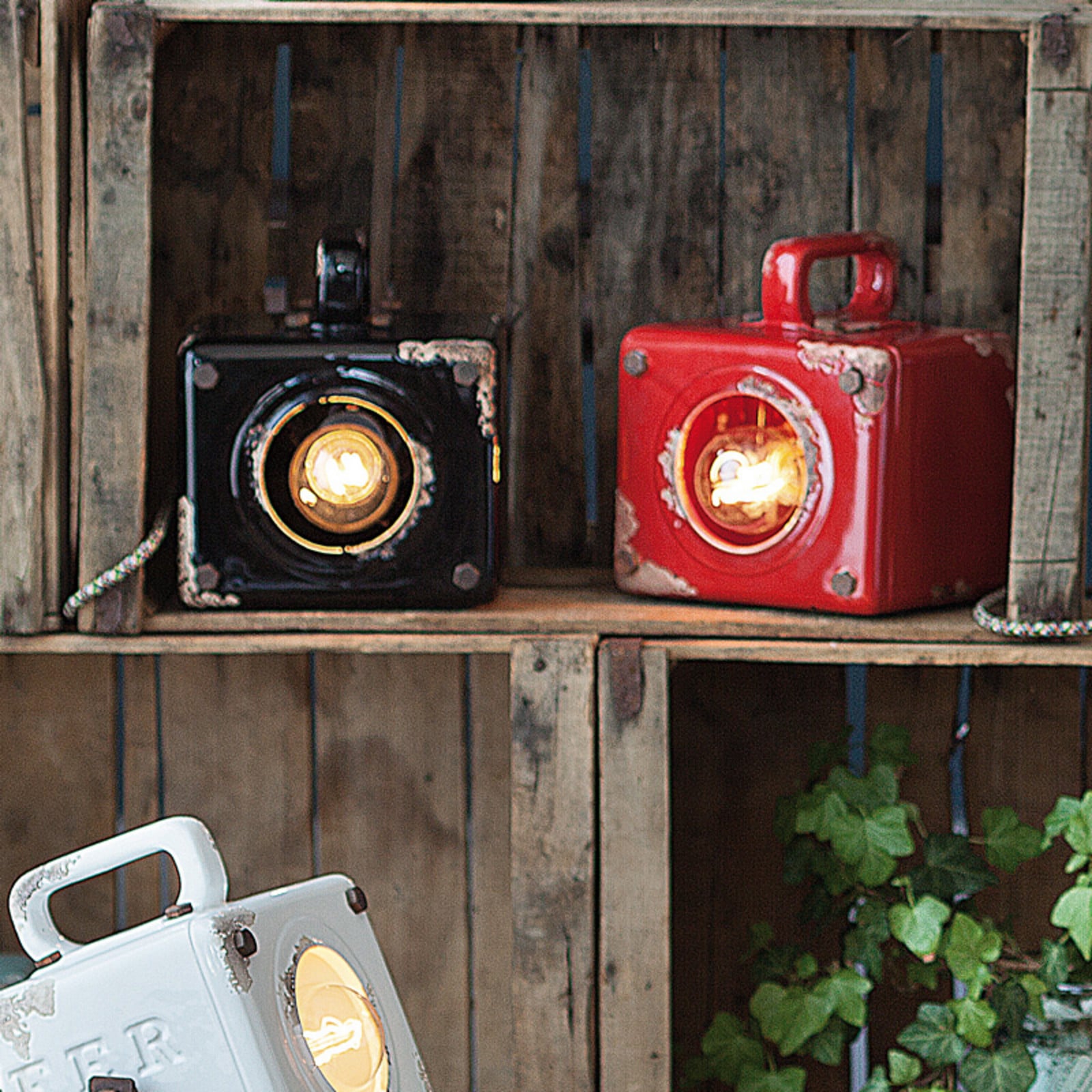 Vintage stolna lampa Lorenzo u bijeloj boji