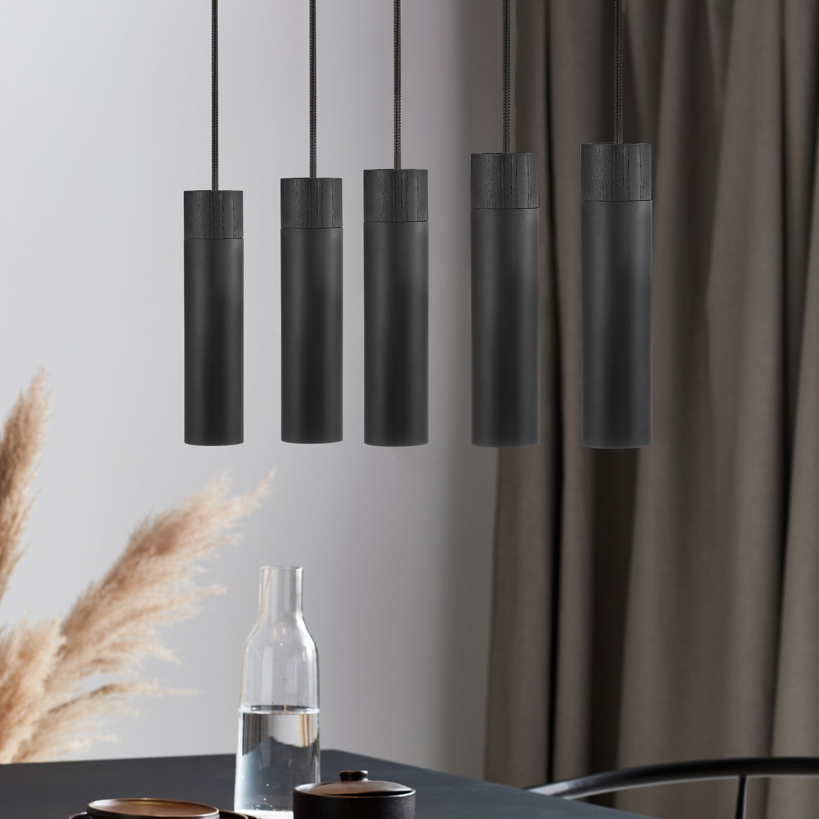 Tilo visilica s pet lampica, crna