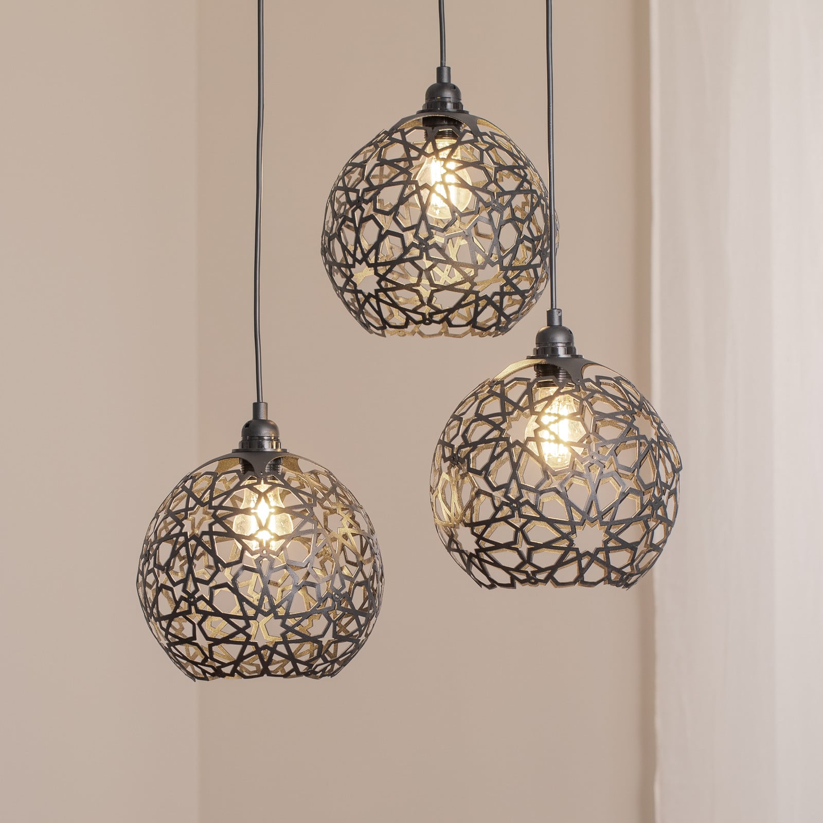 Viseća lampa Fellini MR-787 3 žarulje. Okrugla crna
