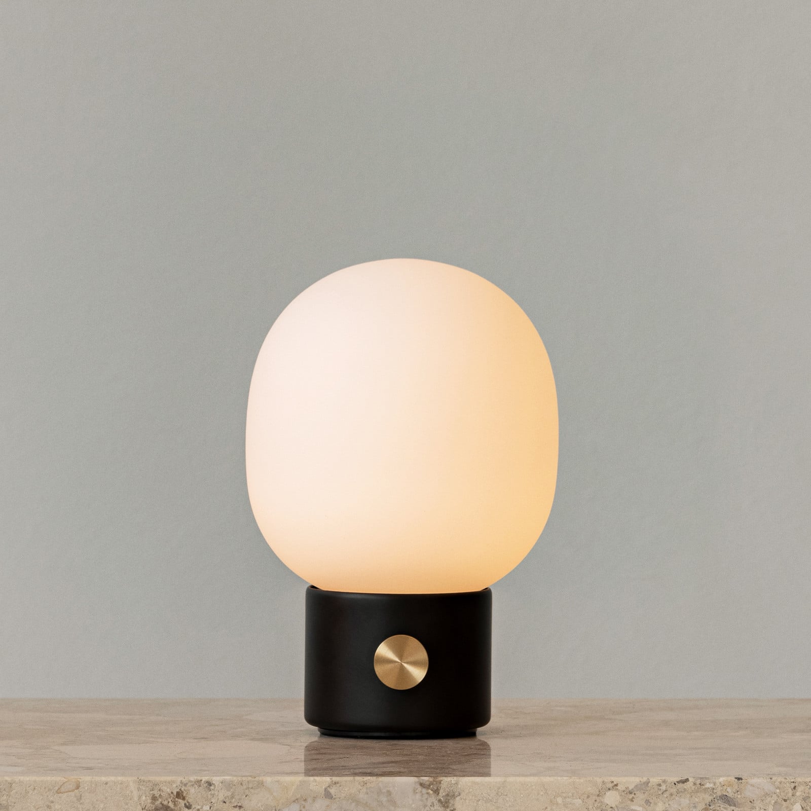 Audo JWDA stolna lampa na baterije, crna