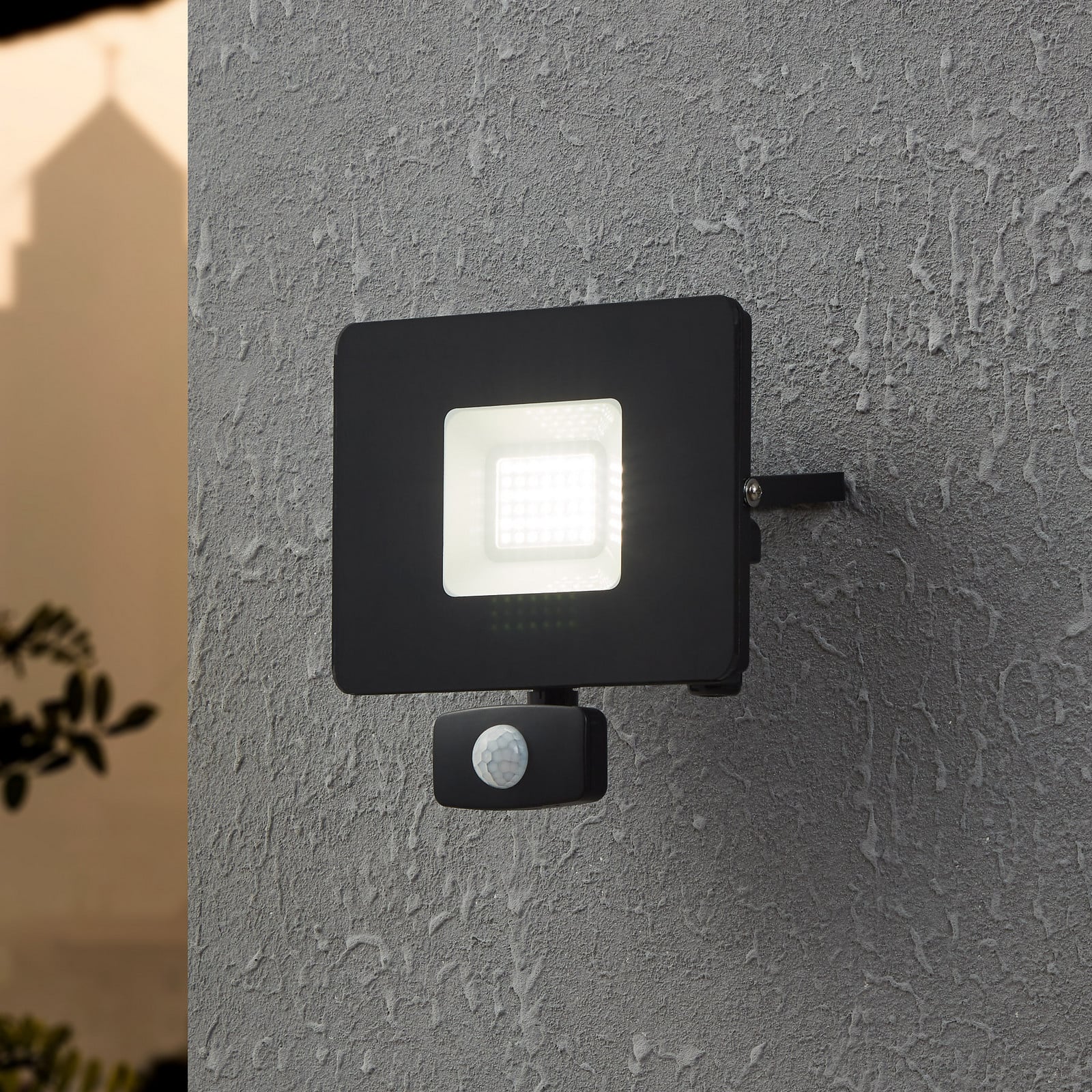 LED vanjski reflektor Faedo 3 sa senzorom, crni, 30W
