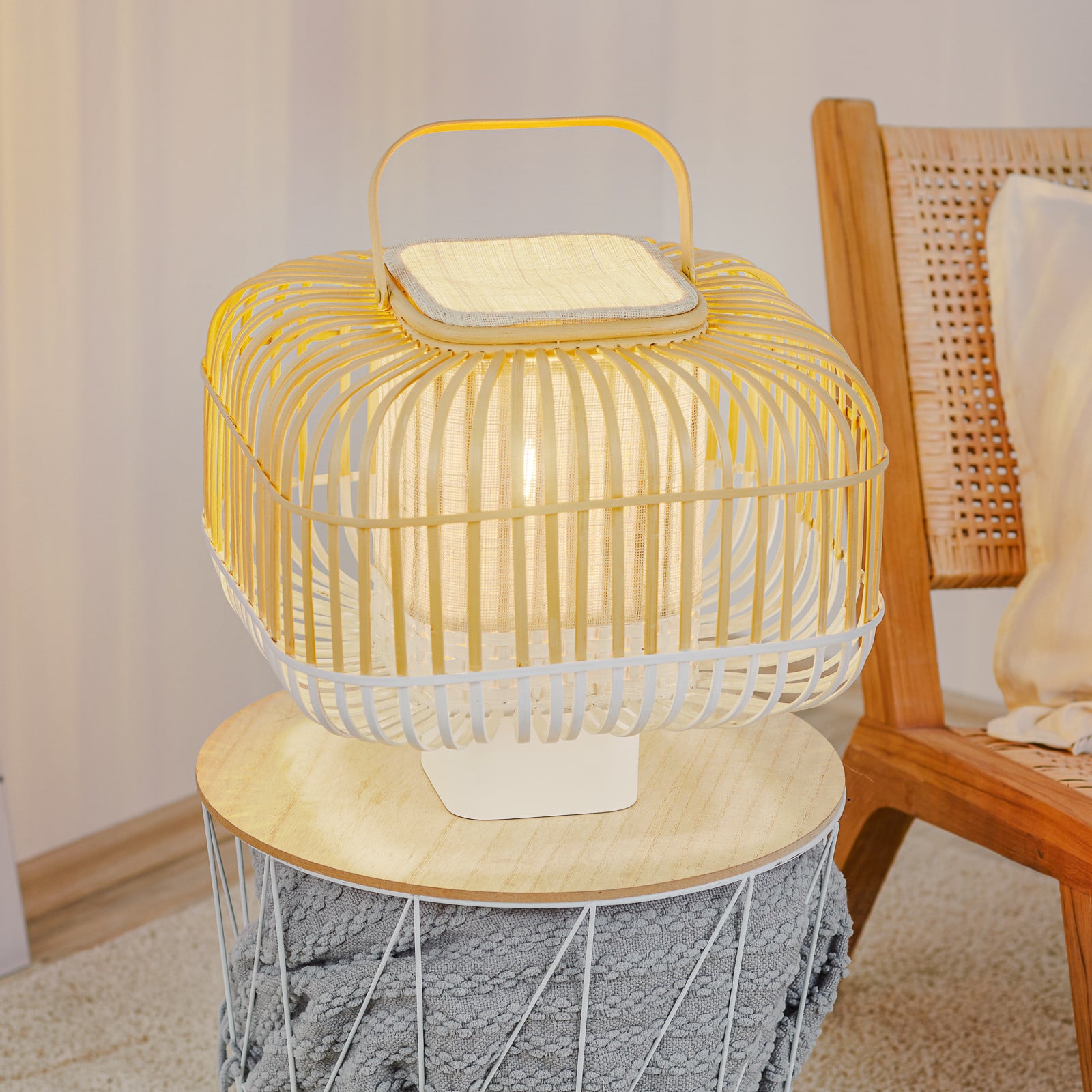 Stolna lampa Forestier Bamboo Square S u bijeloj boji