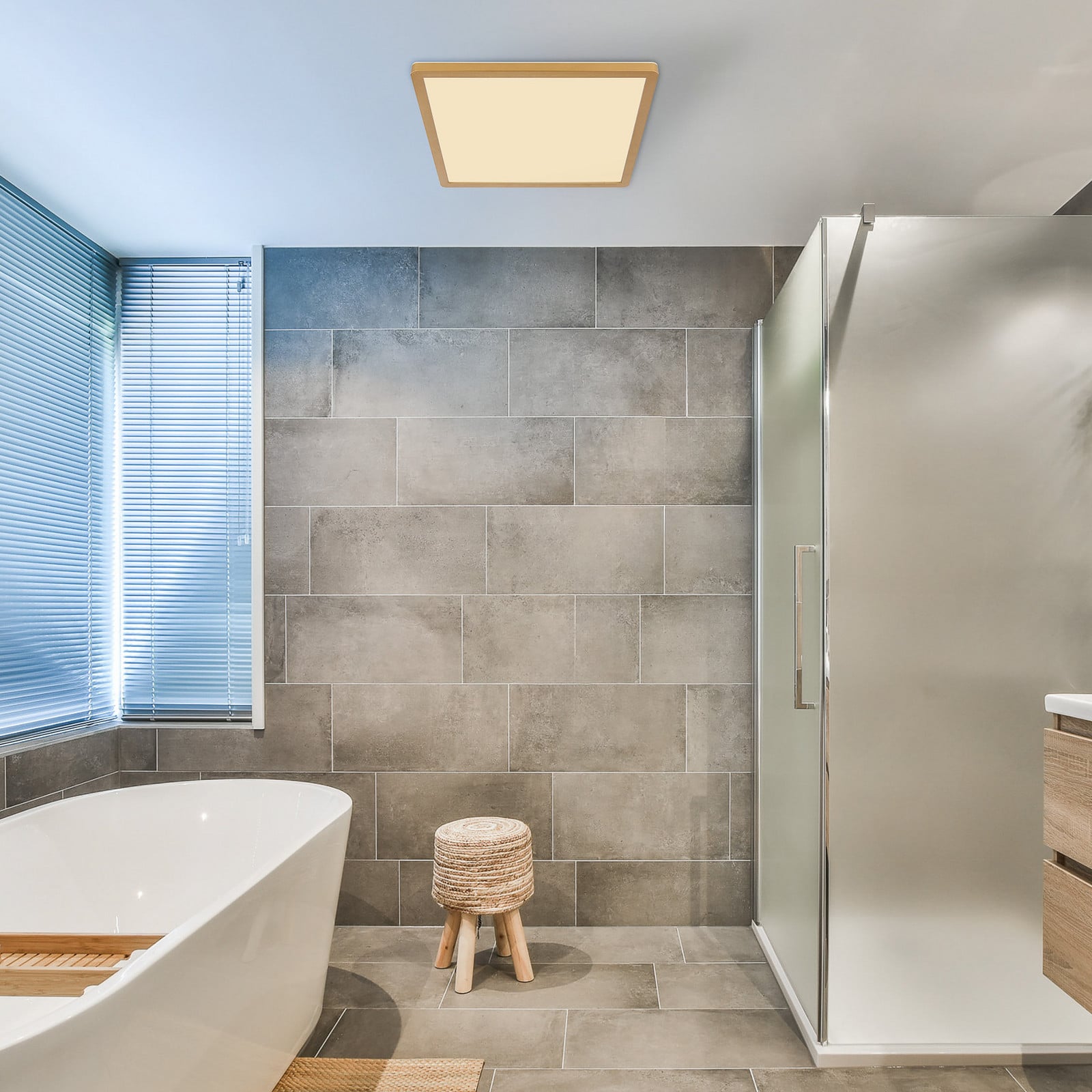 LED stropna svjetiljka Sapana, dužina 29,5 cm mesing