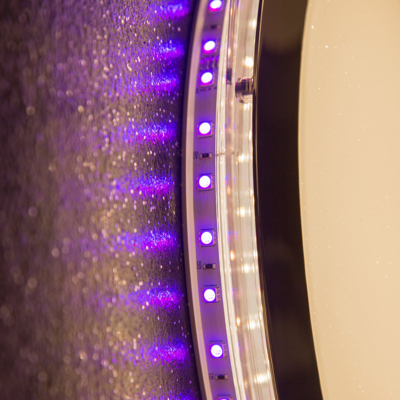 Nicole II LED stropna svjetiljka s daljinskim upravljanjem