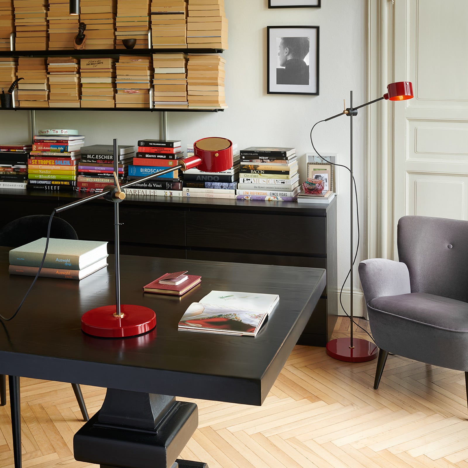 Oluce G.O. 352 LED podna lampa, grimizno crvena