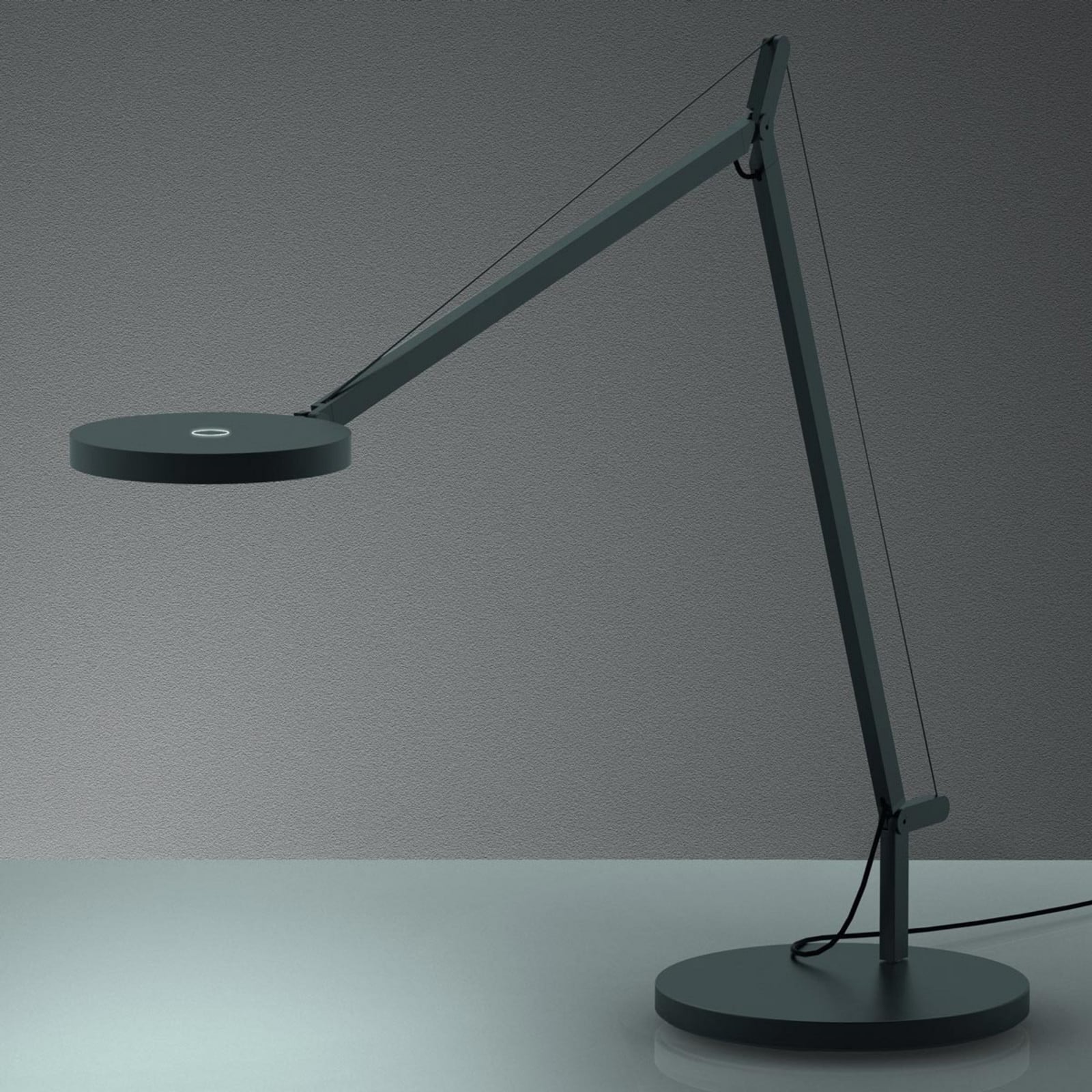 Artemide Demetra - LED stolna lampa 2.700K