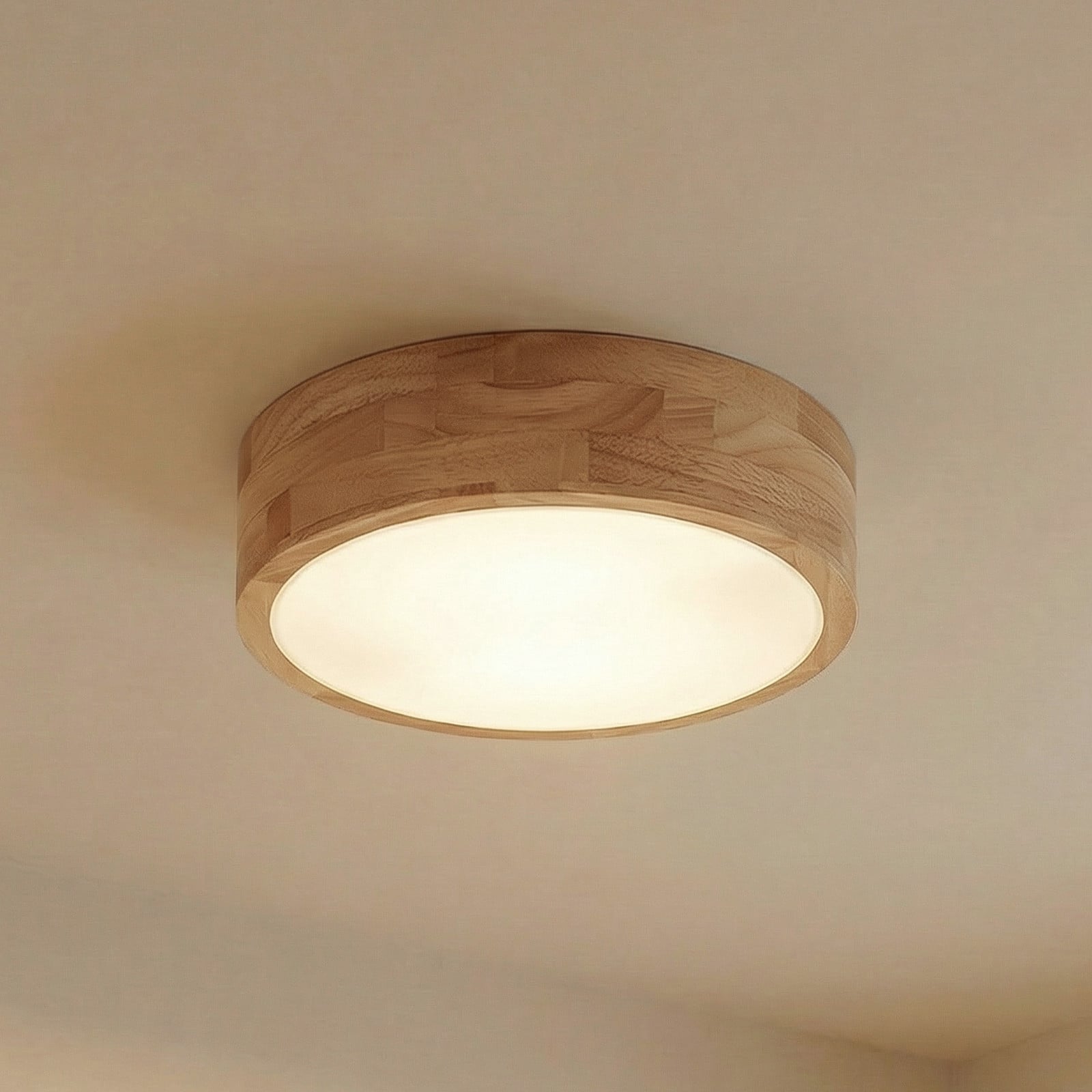 Lindby Tanju stropno svjetlo, hrast, Ø 30 cm