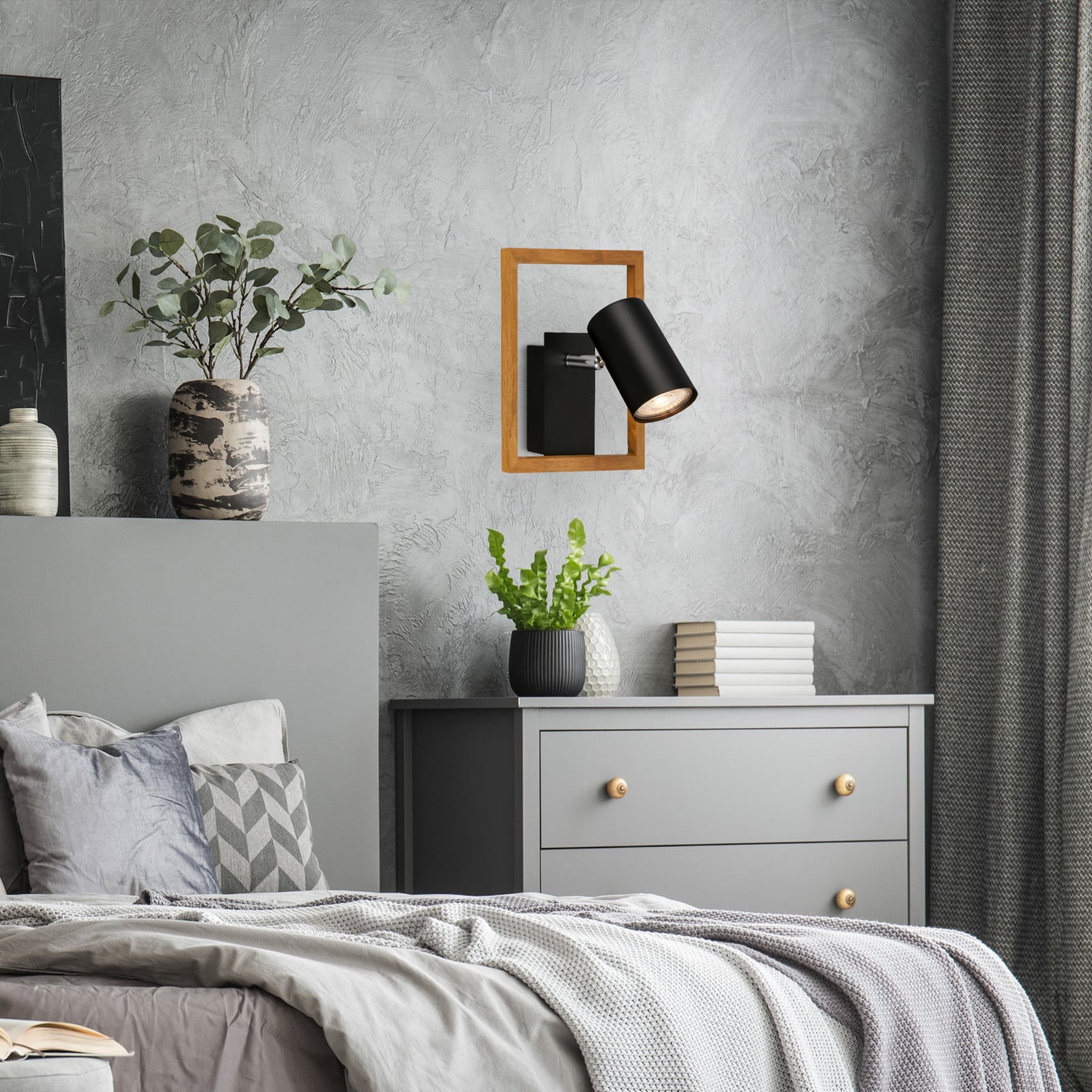 Zidni reflektor 2138015 u crnoj boji s drvenim okvirom