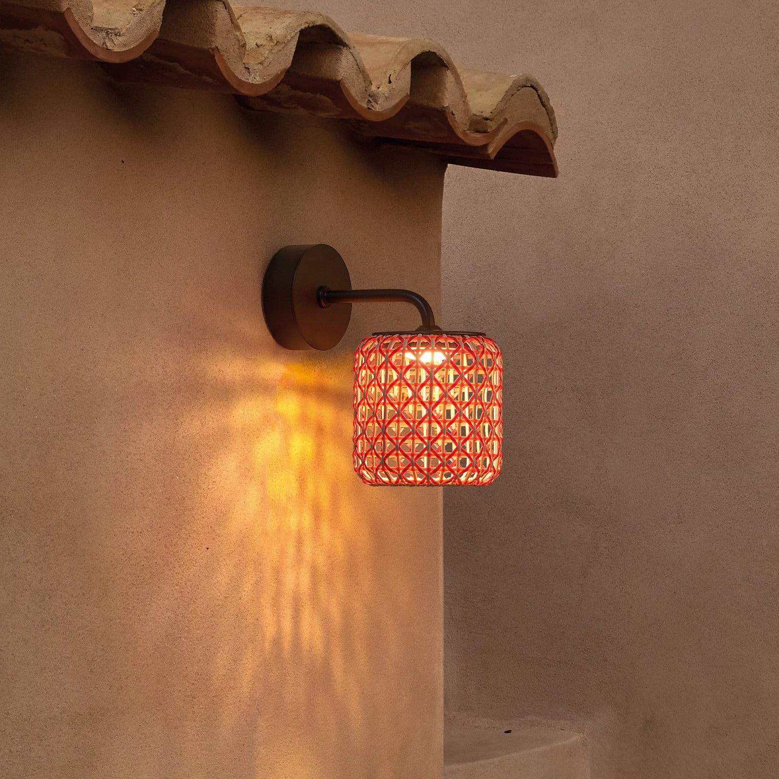 Bover Nans A LED vanjska zidna svjetiljka, crvena, Ø 16,7 cm