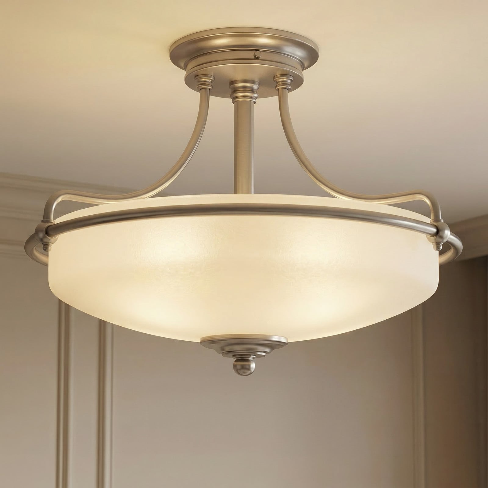 Stropna lampa Griffin, Ø 43 cm, starinski nikal