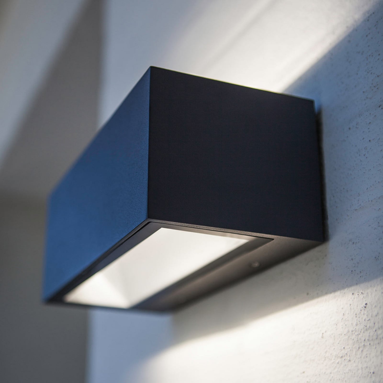 Moderna LED vanjska zidna svjetiljka Nomra IP54