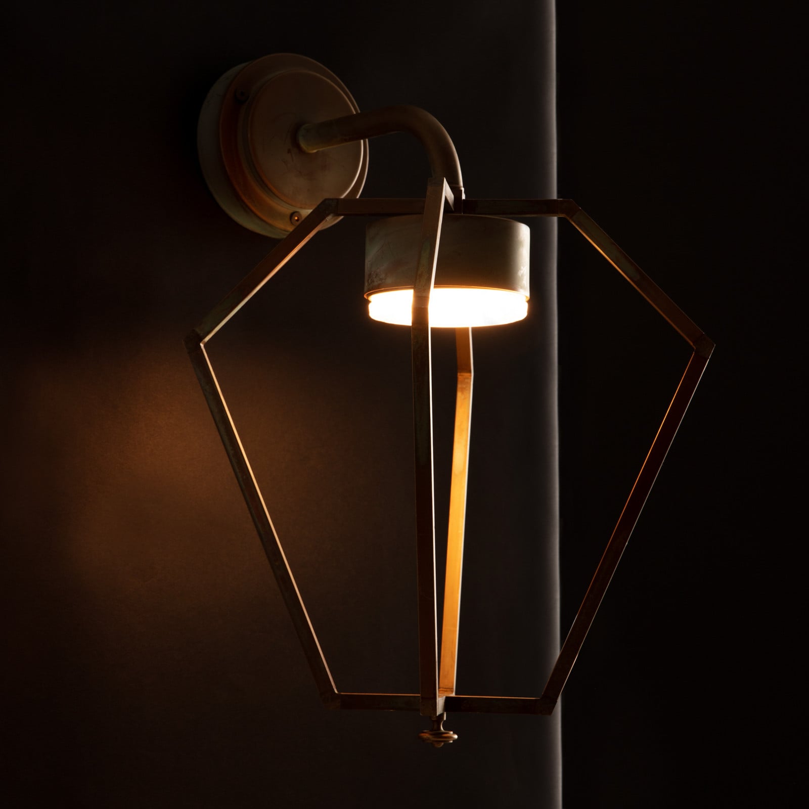 Gemstone LED vanjska zidna svjetiljka, starinski mesing/opal