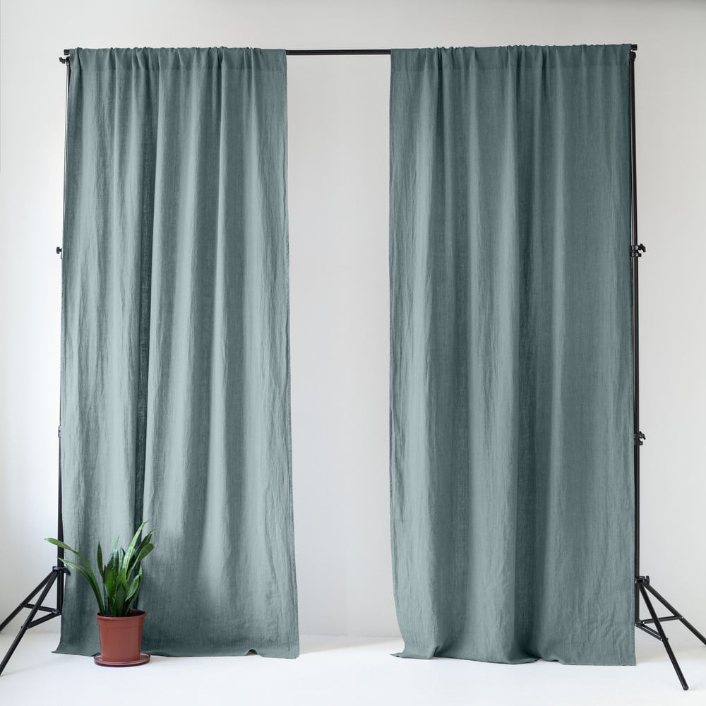 Prljavo plava lanena zavjesa 140x250 cm Blue Fog – Linen Tales