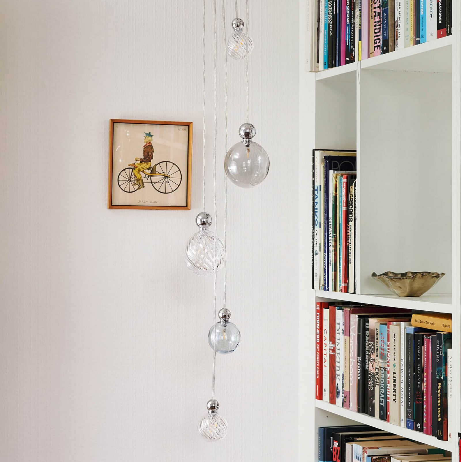 Viseća lampa EBB & FLOW Uva M, kuglasta srebrna, prozirna