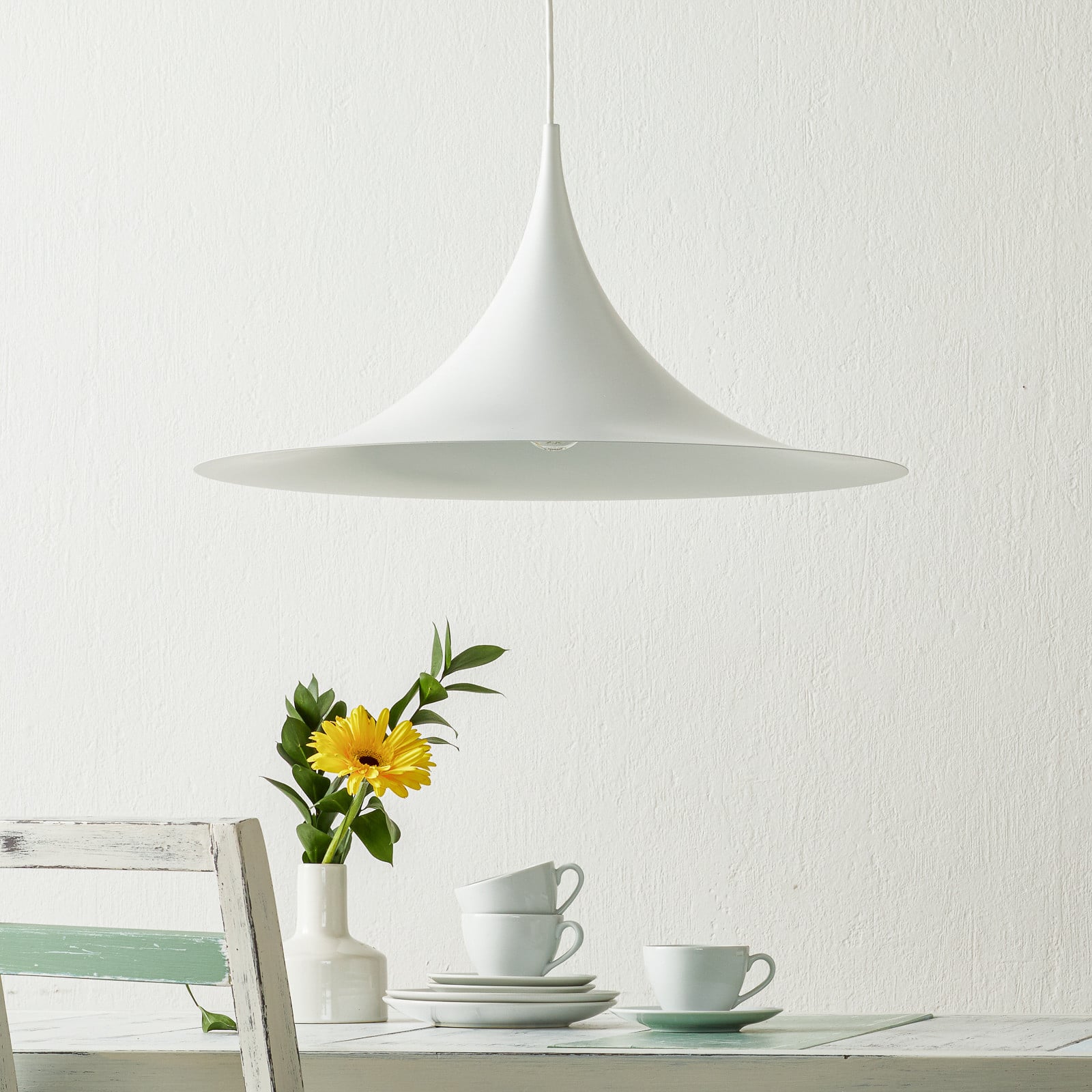 GUBI viseća svjetiljka Semi, Ø 60 cm, bijela