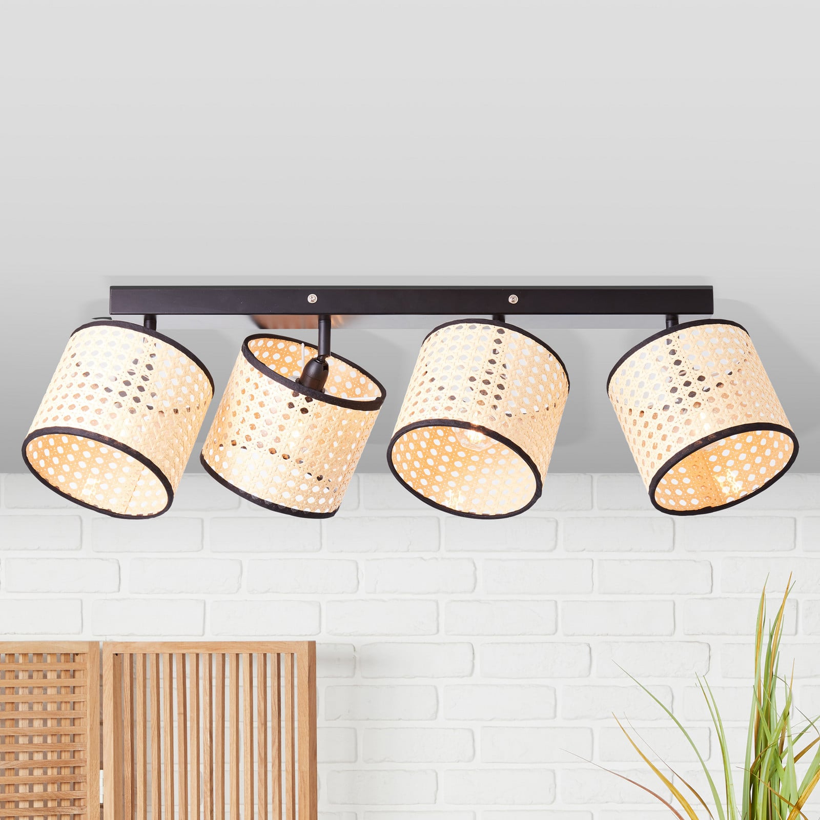 Wiley stropni reflektor od ratana, četiri žarulje