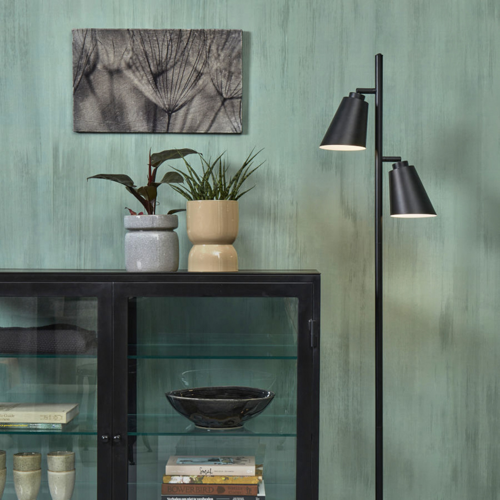 IT'S ABOUT ROMI Bremen podna lampa, crna